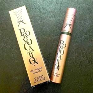 Defiant Mascara, 01 black